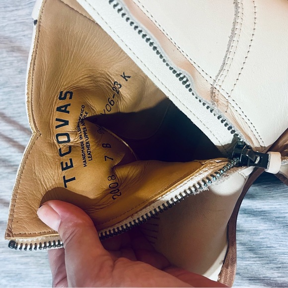 Tecovas cream color size 7 ankle boots - Picture 4 of 5